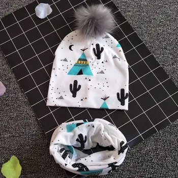Baby Pompom sapka sál szett 2 részes készlet labdával Kivehető 1-3 éves kerek felső kalap nyak 2 részes babamintás gyapjú golyós kalap
