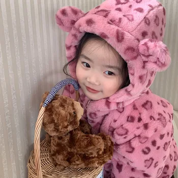 Gyermekruházat 2022 Őszi tél Új koreai stílusú lányok párnázott kabát Gyermekek rózsaszín leopárdmintás lány sűrített gyapjúkabát