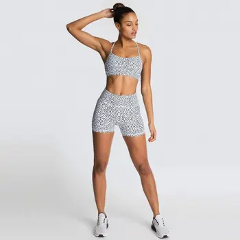 Hotselling Women Yoga kétrészes A szett Nyár Új stílusú izzadásgátló sportruha Igazított melltartók Rövid nadrág Fitness és edzőszett