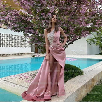 Luxus 2024 Egyvállú estélyi ruhák nőnek Szatén oldal Split sellő ragyogó pánt nélküli formális parti báli ruhák Vestido
