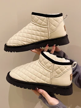 Párnázott csizma téli cipő nőknek Csizma-női Ausztrália kerek orrú lapos sarkú pamut 2023 alacsony hó Boka női gumi alap Ro