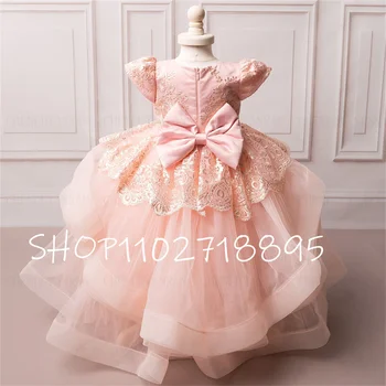 Rózsaszín lépcsőzetes virágos lány ruha A-vonalú csipke lányok hercegnő esküvői parti ruha Kiváló O-nyakú íj elsőáldozási ruha